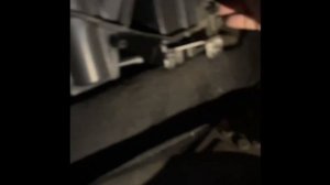 Замена фильтра салона Лада Веста NG. Ремонт и обслуживание