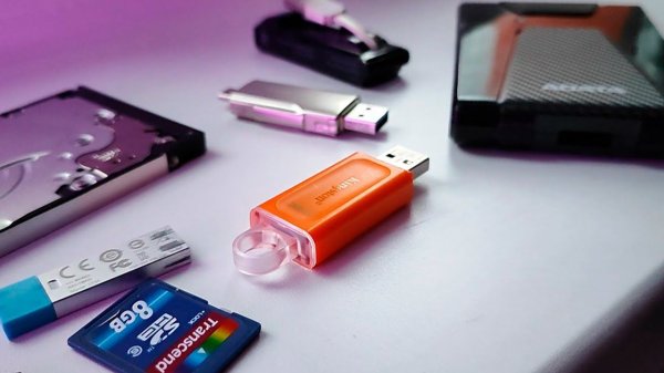 ЗАПУСКАЮ Игры на флешке, SD карточке и внешнем HDD