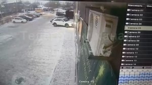 ☝️Haval F7X без водителя решил покататься в Хабаровске бедняга замёрз наверно😆