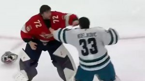 Вратарь из России Бобровский подрался с американским голкипером Недельковичем