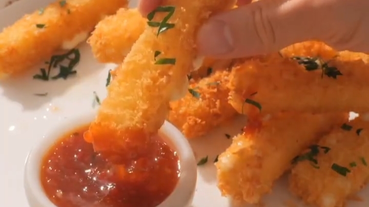 Сырные ПАЛОЧКИ...🧀😋 смотреть онлайн