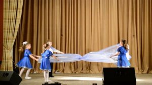 Танец с полотнами