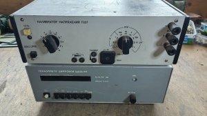 Разбор калибратора П327 и тераомметра Щ404-М1. Приборы, радиодетали, золото, платина, палладий.