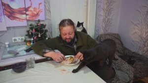 кушаю курицу с гречкой ПОДВАЛ ИЛЬИИЧА уставший сибиряк