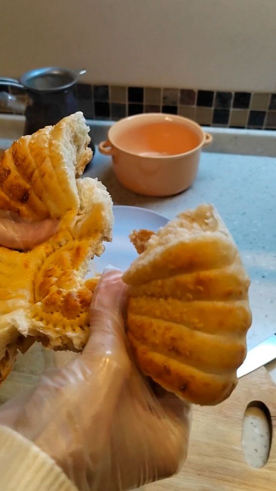 Азиатская лепешка с томатной икрой