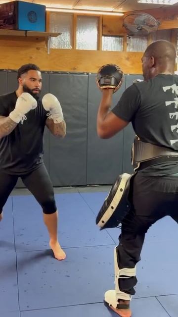 👀🤼♂️ Джон Джонс — в зале с Гейблом Стивенсоном смотреть онлайн