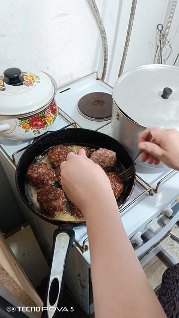 Мукбанг/вкусняшки/жареные котлеты/ смотреть онлайн