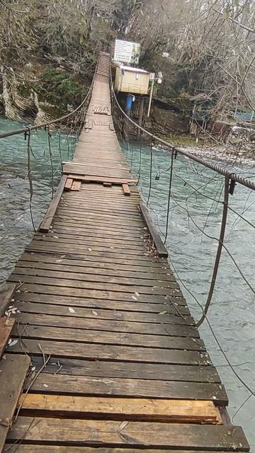 КРАСИВЕЙШИЕ ВИДЫ НЕДАЛЕКО ОТ АХШТЫРСКОЙ ПЕЩЕРЫ