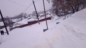 ЧИСТИМ СНЕГ, ДЕЛАЕМ УБОРКУ.