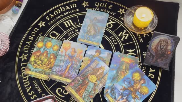 Лев. Таро прогноз на февраль 2026 года. Гадание онлайн