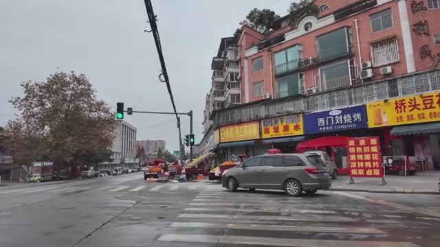 🇨🇳 Чунчжоу, Чэнду, провинция Сычуань, Китай - Прогулка по исторической улице Чжуши / 2026 смотреть онлайн