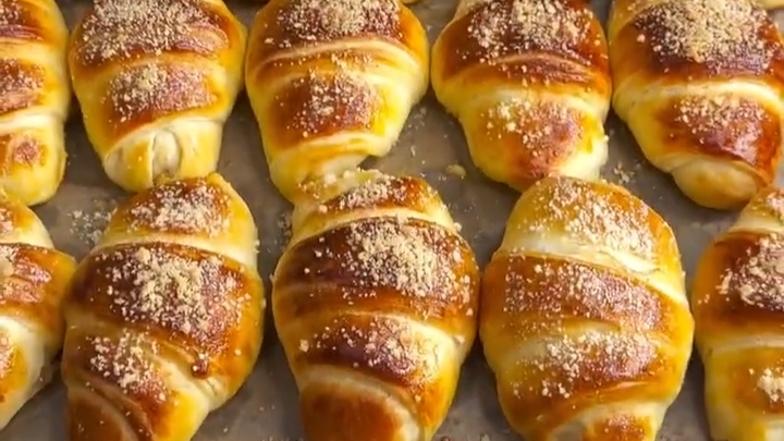 Булочки как пух, которые не купишь в магазине...🥐☕😋 смотреть онлайн