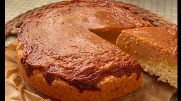 ПИРОГ «ОРЕШЕК СО СГУЩЕНКОЙ»...🥧🌰☕😋 смотреть онлайн