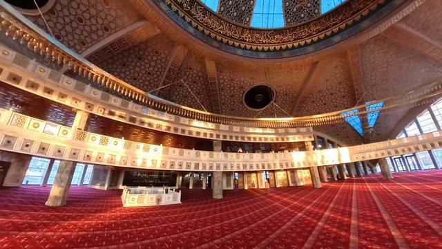 Мечеть в городе Аргун. Чечня. Сердце города в стиле Хай-тек.