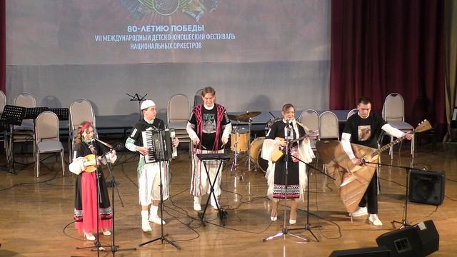 Парад оркестров Господин Великий Новгород 2025, ансамбль Этнобэнд IS NOT, Челябинск смотреть онлайн