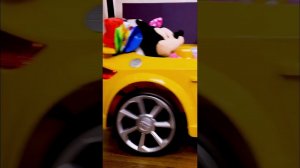 Микки Маус катается на машинке! #игрушки #игрушкидлядевочек #детскийканал