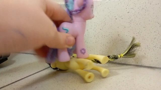 My little pony. Школа №15.Учëба в школе автора.Пони Саша🖤💛 смотреть онлайн