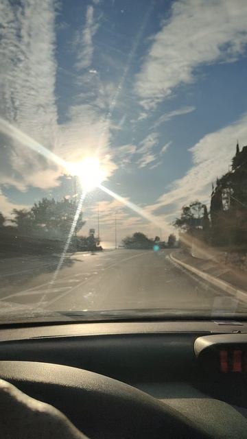 Едем по дороге из Ялты в Севастополь смотреть онлайн