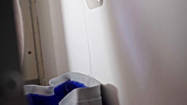 Как не залить все водой под раковиной при замене угловых вентилей? Используй DERBLAUE