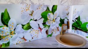 Повесили шкафы места мало.ЕЩЁ всё не разместили