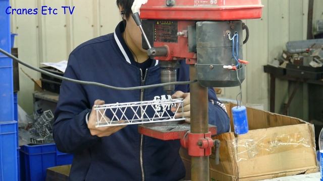 Cranes Etc In China - Manitowoc MLC Crawler Cranes By Cranes Etc TV