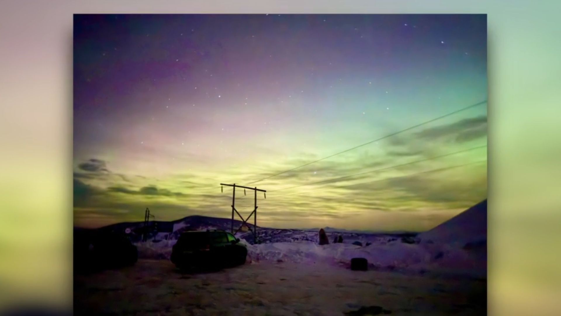 Колымчане из разных уголков региона стали свидетелями мощного северного сияния смотреть онлайн