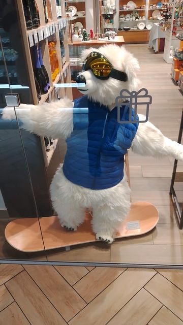 Белый медведь лыжник смотреть онлайн