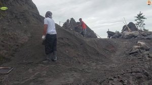 Строительство, обзор карьера. ручная добыча песка