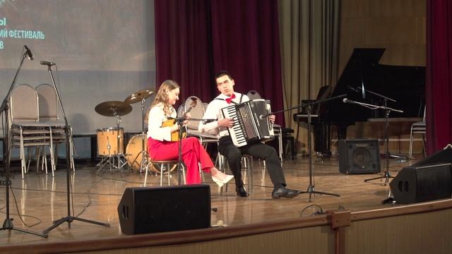 Парад оркестров Господин Великий Новгород 2025, дуэт П.Чигинцева и И.Магазов смотреть онлайн