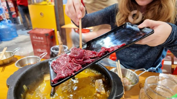 Только в мусорном баке дешевле и то не факт. Безлимитный хо-го ресторан в Гуанчжоу