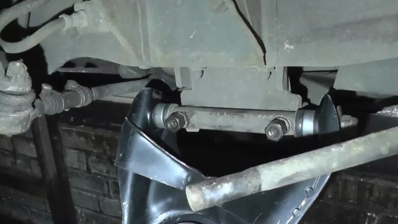Замена нижнего рычага ВАЗ 2106