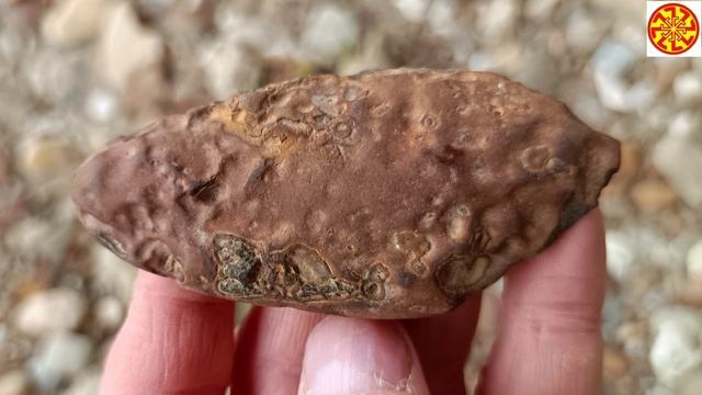 Интересные камушки 😊
🔥🔥🔥