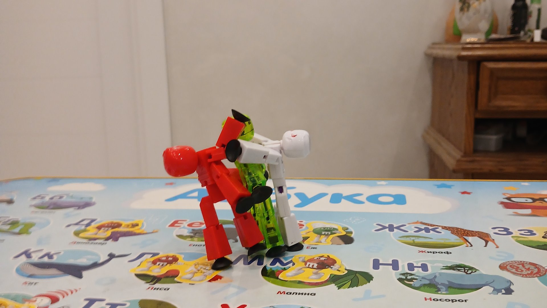 Stikbotы в мире людей 6 серия