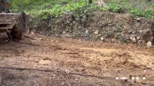 Странный лесовоз против бездорожья. Индонезия