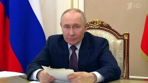 Владимир Путин говорил с министрами о решении вопросов, поступивших на программу "Итоги года".