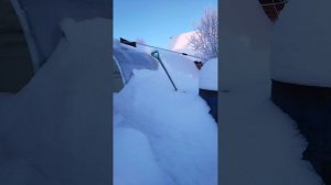 Телескопический скребок: спасение теплицы от снега