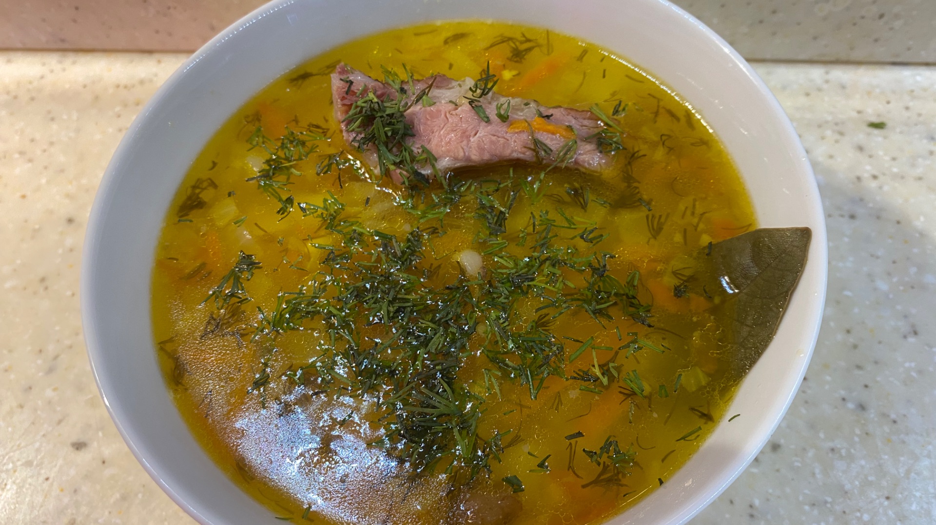 Гороховый суп с копчеными рёбрышками