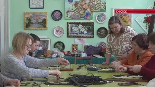 ТК "Родной". В Кировске изготавливают тактические браслеты для бойцов в зону СВО смотреть онлайн