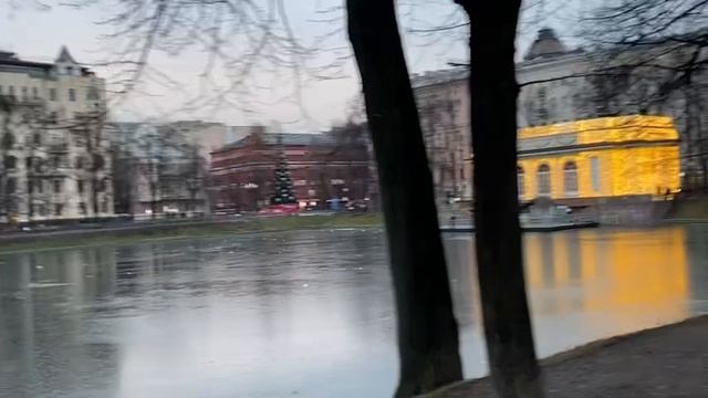 Прогулки по улицам Москвы смотреть онлайн