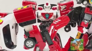 Коллекция из четырех красных деформированных автомобильных игрушек!