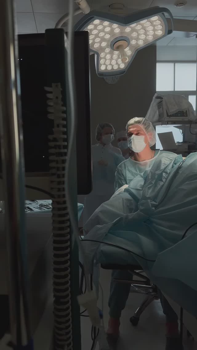 Вот так выглядит работа с эндоскопом во вовремя подтяжки смотреть онлайн