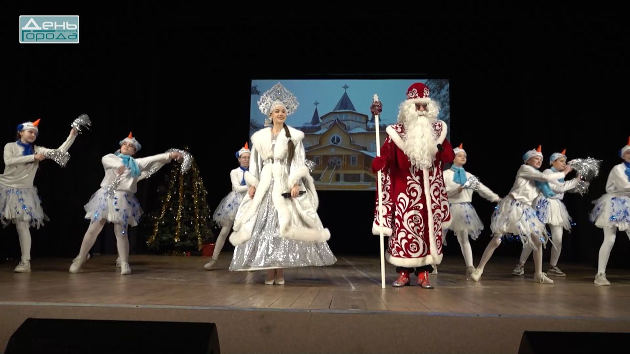 Более 700 детей и взрослых собрал ежегодный фестиваль «Дружный Старый Новый год» смотреть онлайн