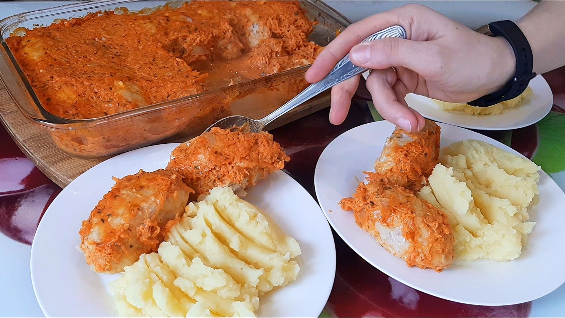 Как я готовлю "ленивые" голубцы под соусом, запечённые в духовке. Сытное мясное блюдо к обеду. смотреть онлайн