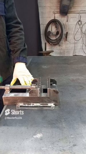 Тиски для сверлильной стойки. (1)