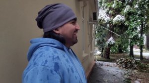 Сочи засыпало снегом. Реакция чилийца на снег