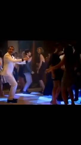 Everyone is dancing 😅 👍 смотреть онлайн