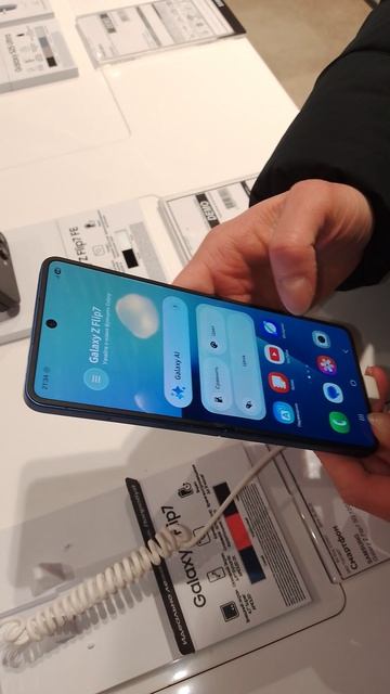 Прикольный но бесполезный телефон!) смотреть онлайн