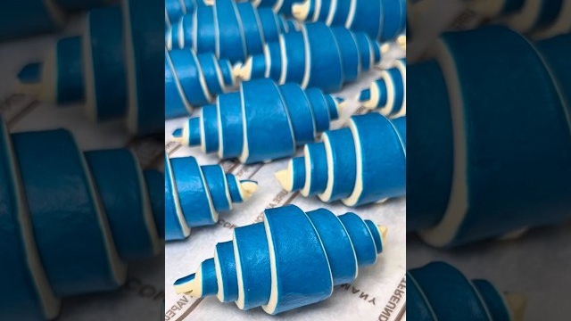 необычные полосатые круассаны из Японии смотреть онлайн