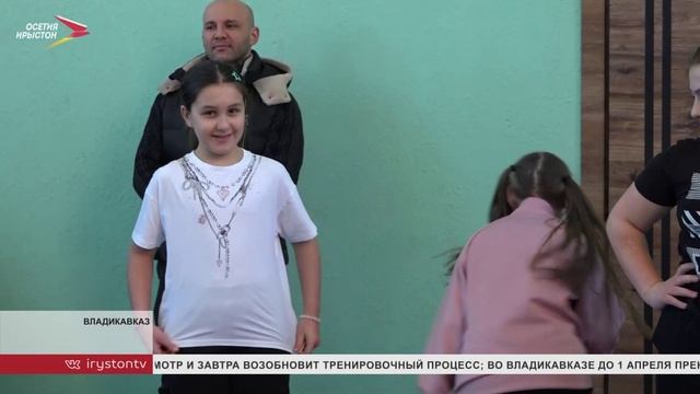 В МБОУ СОШ №50 города Владикавказа прошла первая в эт ом году акция "Зарядка с чемпионами" смотреть онлайн