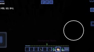 играю в Майнкрафт с оружием